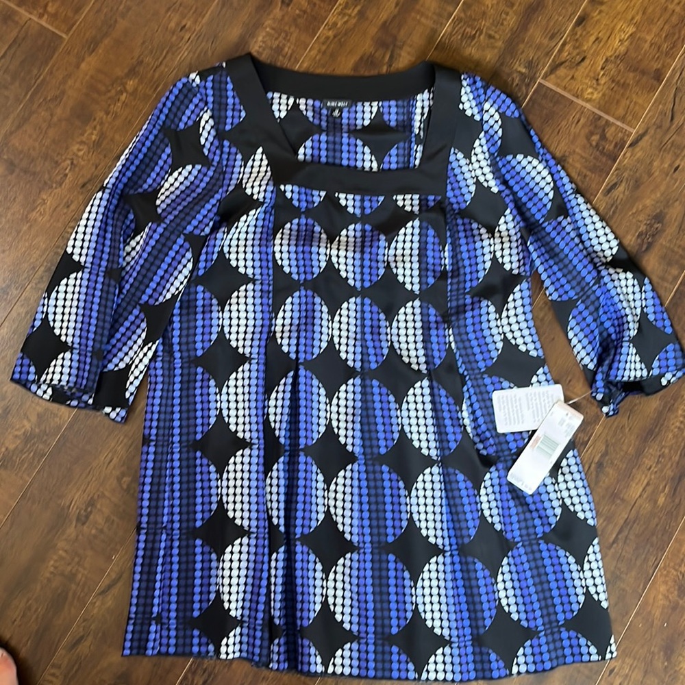 New Nine West top missing belt